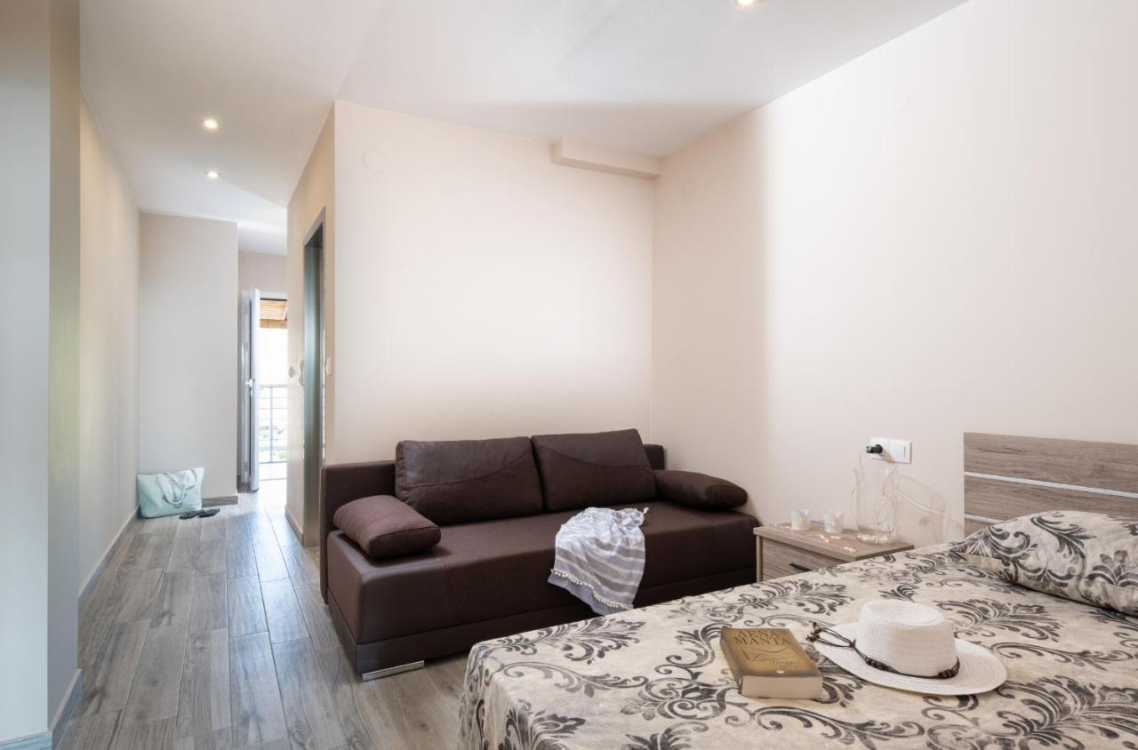 Sunset Studios - Suites With Seaview & Back Side Apartements Toroni Eksteriør bilde