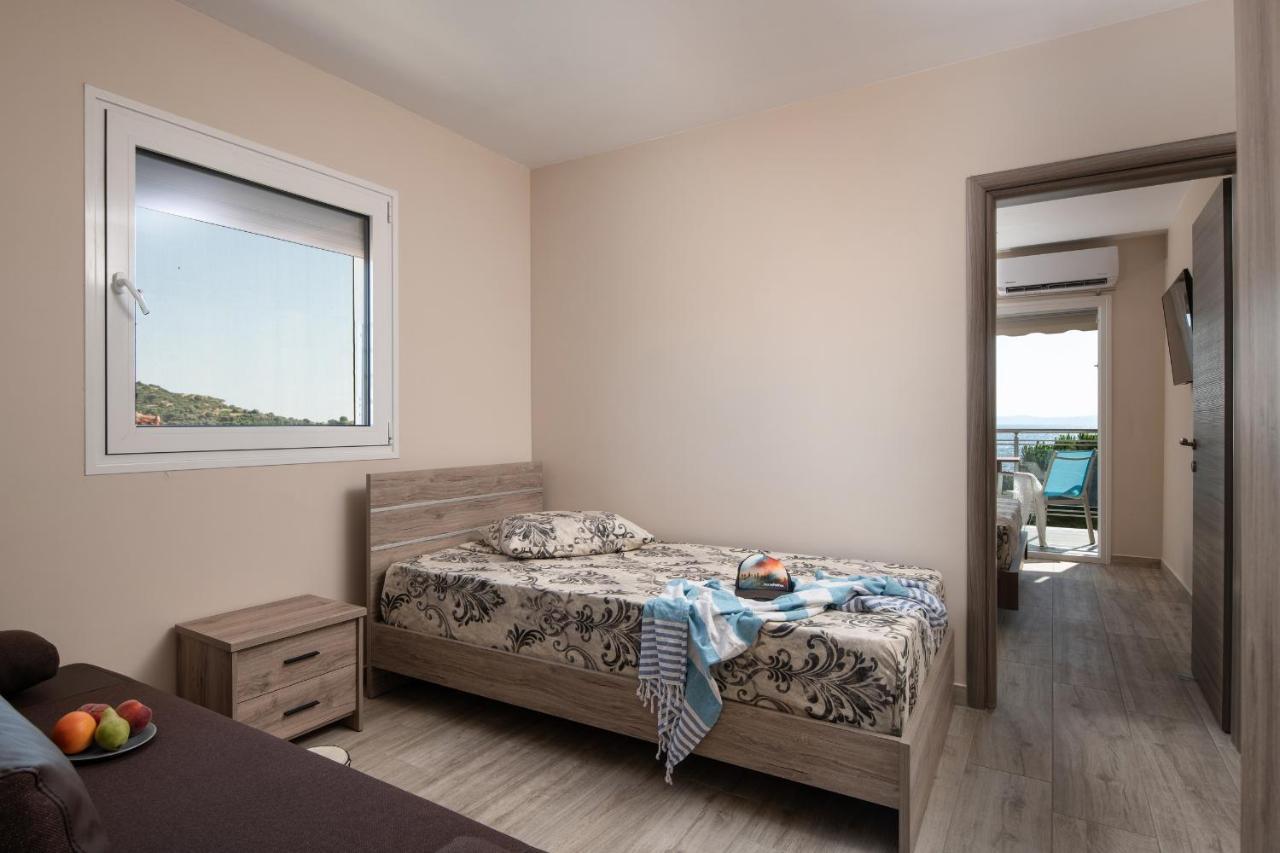 Sunset Studios - Suites With Seaview & Back Side Apartements Toroni Eksteriør bilde