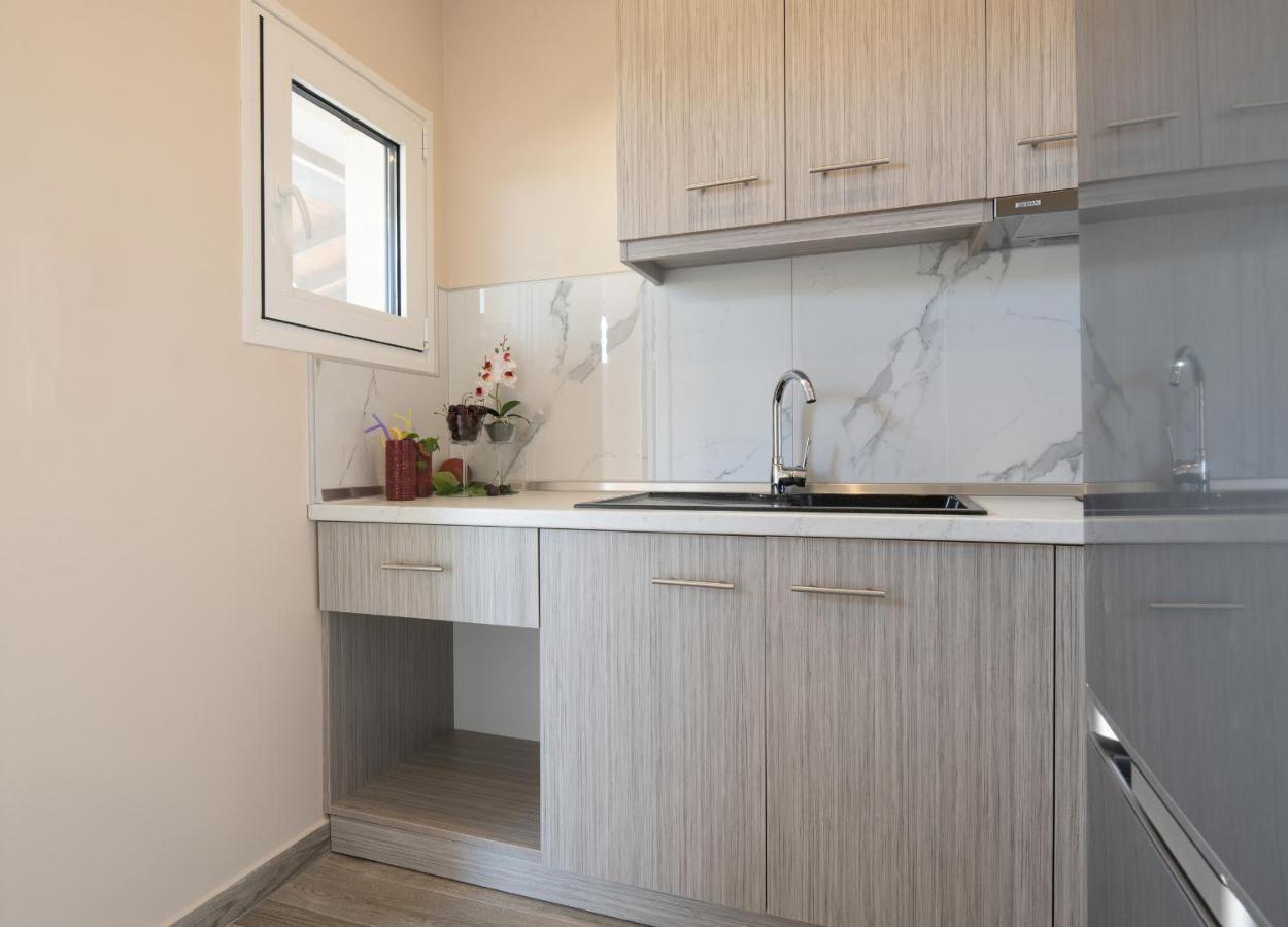 Sunset Studios - Suites With Seaview & Back Side Apartements Toroni Eksteriør bilde