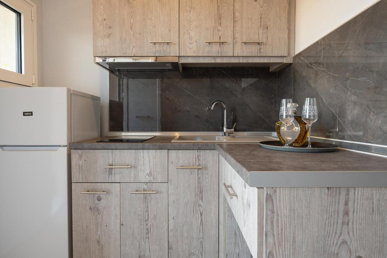 Sunset Studios - Suites With Seaview & Back Side Apartements Toroni Eksteriør bilde